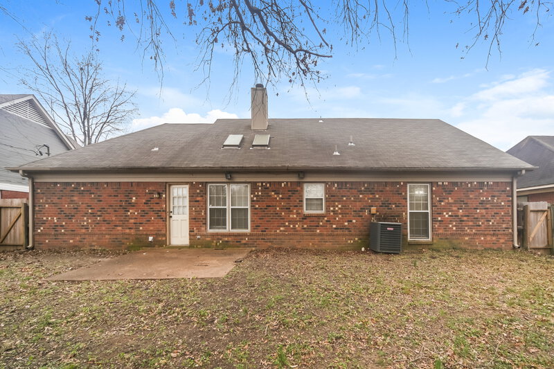 1,785/Mo, 4483 Green Creek Memphis, TN 38125 Rear View