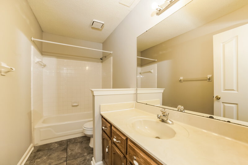 3,460/Mo, 5618 Heather View Dr Memphis, TN 38125 Bathroom View