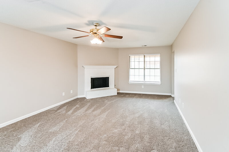 2,170/Mo, 7708 Baysweet Dr Memphis, TN 38125 Living Room View