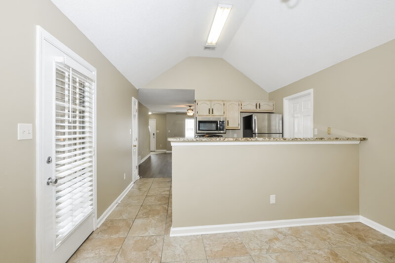 2,060/Mo, 4252 Rainey Woods Dr Memphis, TN 38125 Dining Room View 2