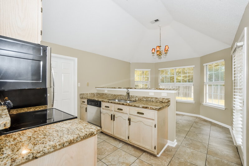 2,060/Mo, 4252 Rainey Woods Dr Memphis, TN 38125 Kitchen View