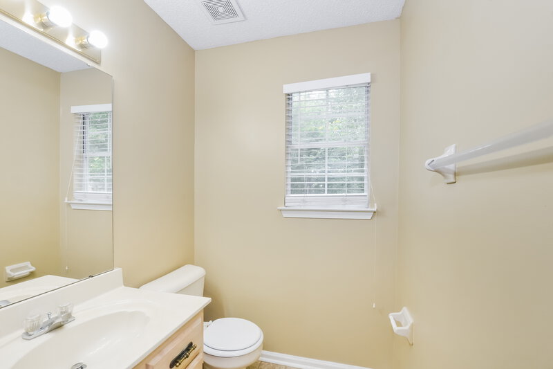 2,060/Mo, 4252 Rainey Woods Dr Memphis, TN 38125 Bathroom View