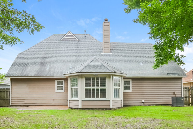 2,060/Mo, 4252 Rainey Woods Dr Memphis, TN 38125 Rear View