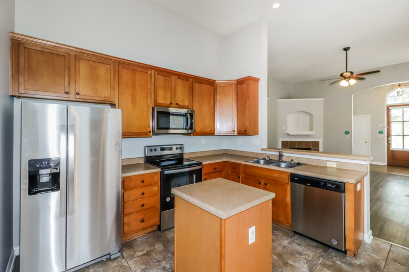 1,975/Mo, 7575 Glen Creek Ln Memphis, TN 38125 Kitchen View 2