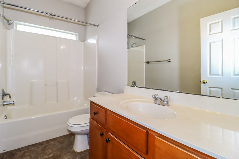 1,975/Mo, 7575 Glen Creek Ln Memphis, TN 38125 Bathroom View