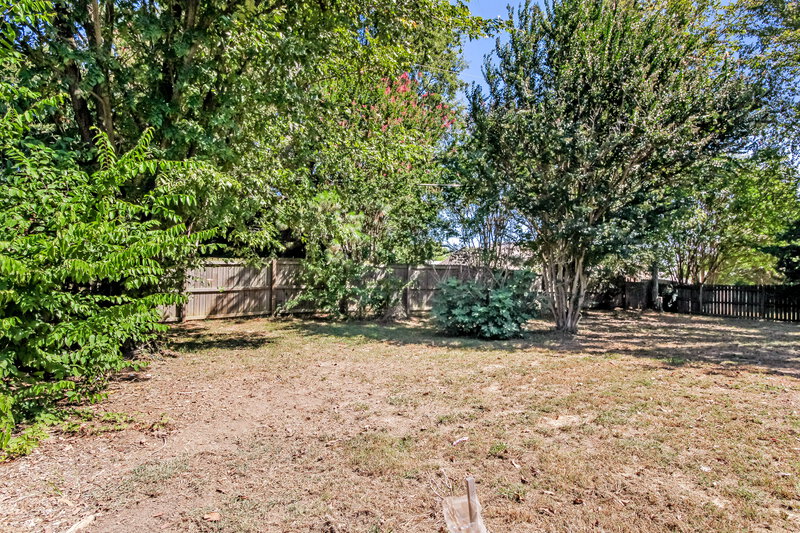 1,825/Mo, 8152 Meadow Vale Dr Memphis, TN 38125 Exterior View