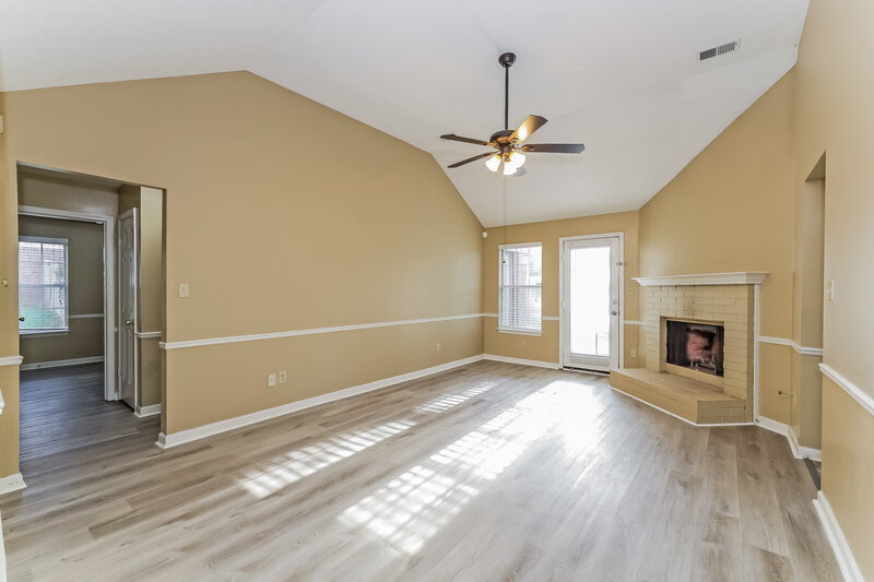 1,530/Mo, 4123 Long Creek Rd Memphis, TN 38125 Living Room View