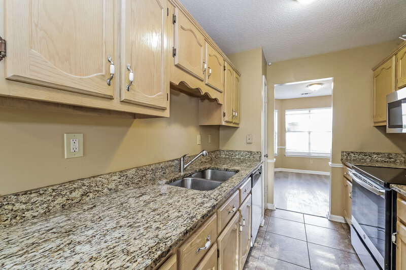 1,530/Mo, 4123 Long Creek Rd Memphis, TN 38125 Kitchen View 2