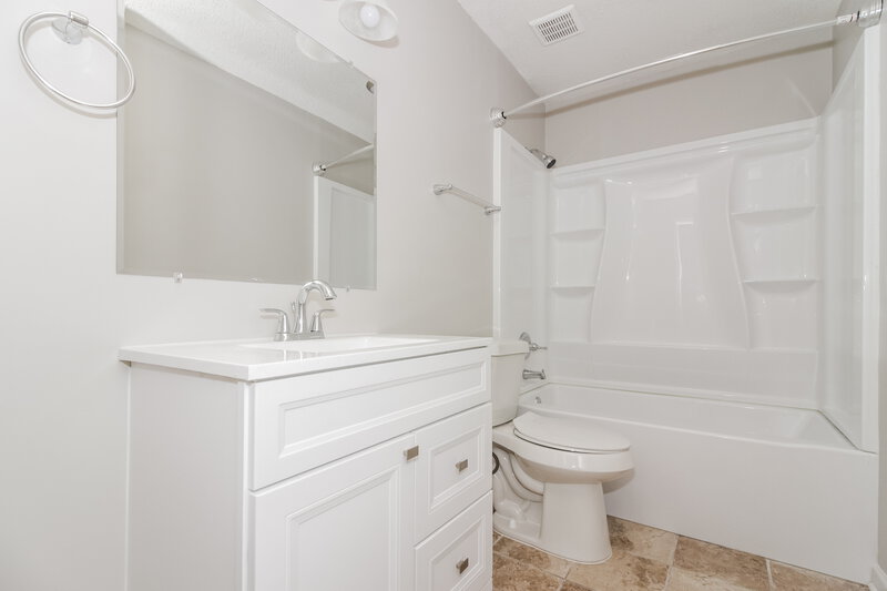 2,090/Mo, 7452 Keynon Cove Memphis, TN 38125 Bathroom View
