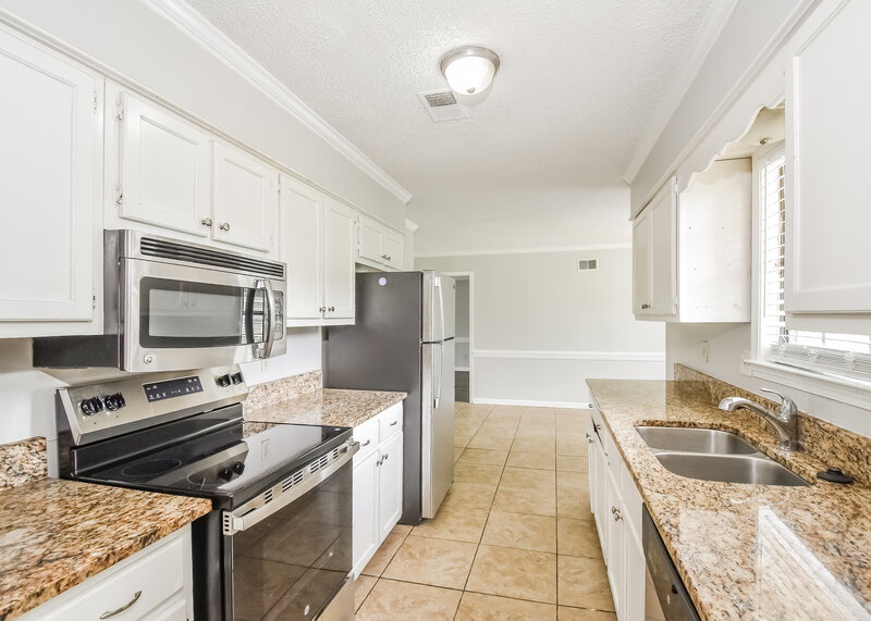1,890/Mo, 5112 Autumn Evening Ln Memphis, TN 38125 Kitchen View