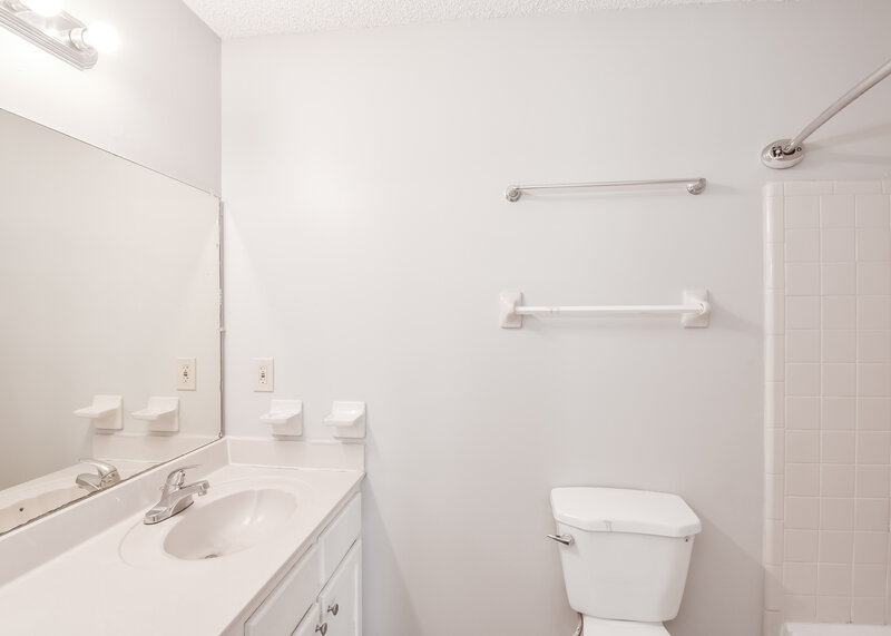 1,890/Mo, 5112 Autumn Evening Ln Memphis, TN 38125 Bathroom View