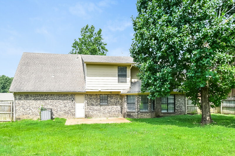 1,890/Mo, 5112 Autumn Evening Ln Memphis, TN 38125 Rear View