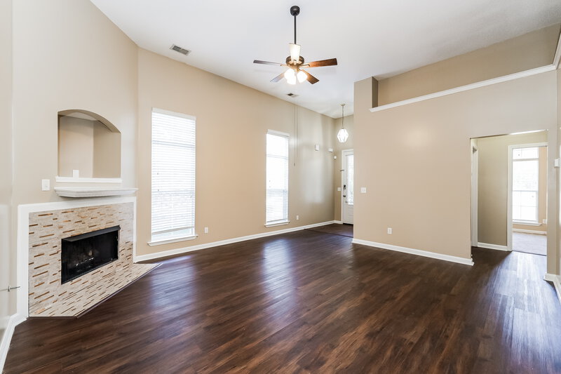 2,005/Mo, 7627 Glenlaurel Way Memphis, TN 38125 Living Room View 2