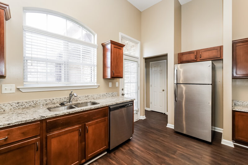 2,005/Mo, 7627 Glenlaurel Way Memphis, TN 38125 Kitchen View 3