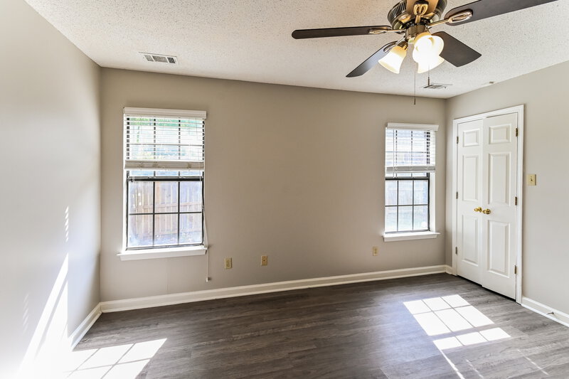 1,765/Mo, 7372 Royce Cove Memphis, TN 38125 Main Bedroom View