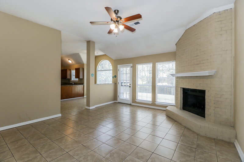 1,690/Mo, 4537 Bassett Hall Dr Memphis, TN 38125 Living Room View 2