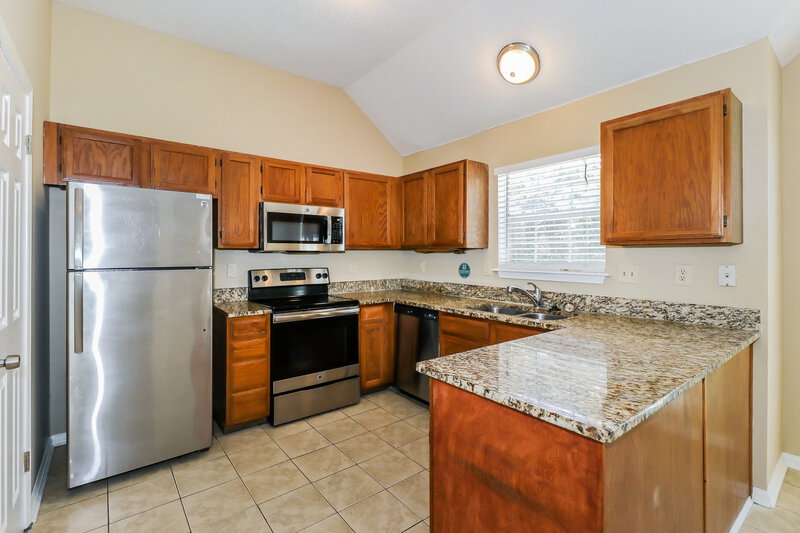 1,690/Mo, 4537 Bassett Hall Dr Memphis, TN 38125 Kitchen View 2