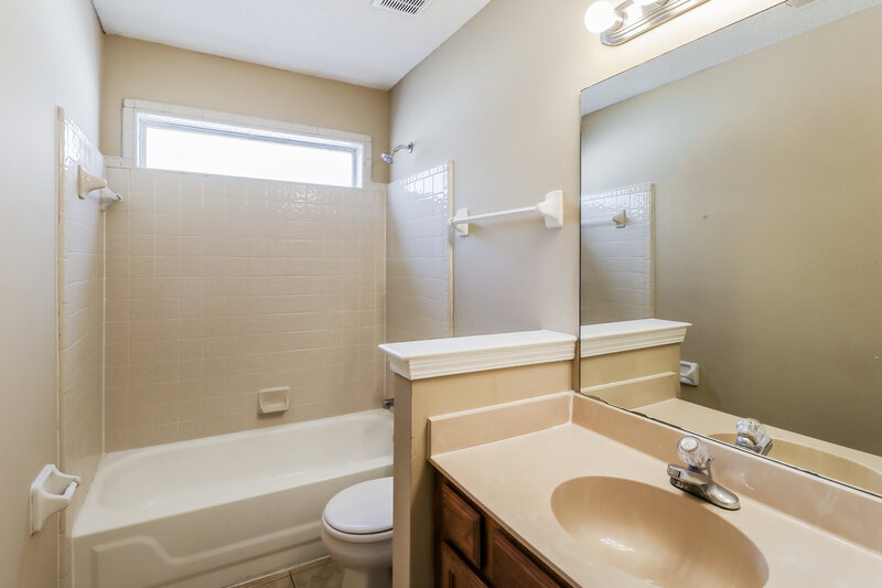 1,690/Mo, 4537 Bassett Hall Dr Memphis, TN 38125 Bathroom View