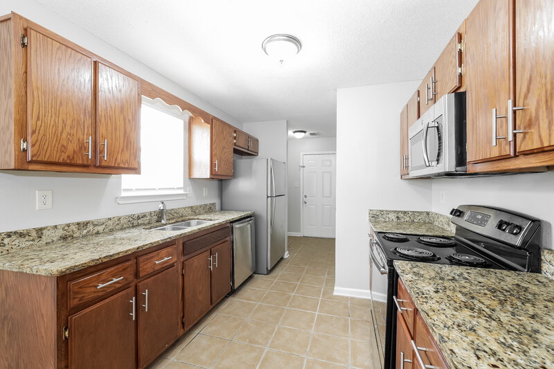 1,405/Mo, 4688 Water Front Oak Memphis, TN 38128 Kitchen View