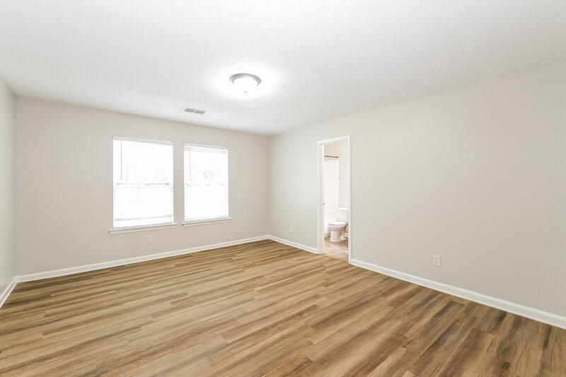 1,405/Mo, 4688 Water Front Oak Memphis, TN 38128 Main Bedroom View