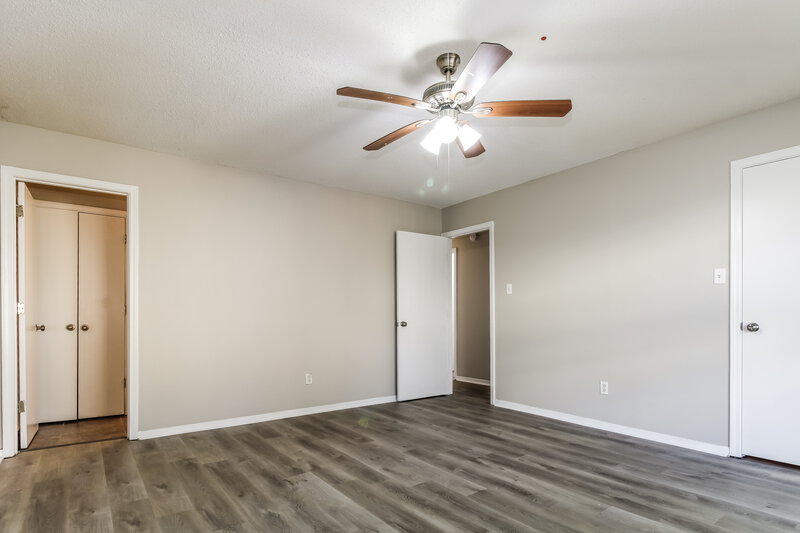 1,430/Mo, 4705 Water Front Oak Memphis, TN 38128 Main Bedroom View 2