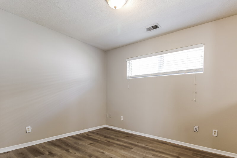 1,430/Mo, 4705 Water Front Oak Memphis, TN 38128 Bedroom View 2
