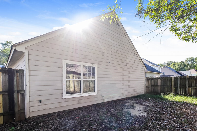 1,430/Mo, 4705 Water Front Oak Memphis, TN 38128 Rear View