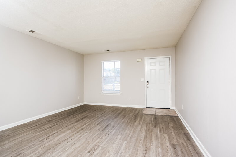 1,350/Mo, 4819 Royal Run Dr Memphis, TN 38128 Living Room View