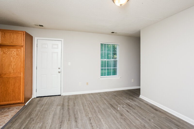 1,350/Mo, 4819 Royal Run Dr Memphis, TN 38128 Dining Room View