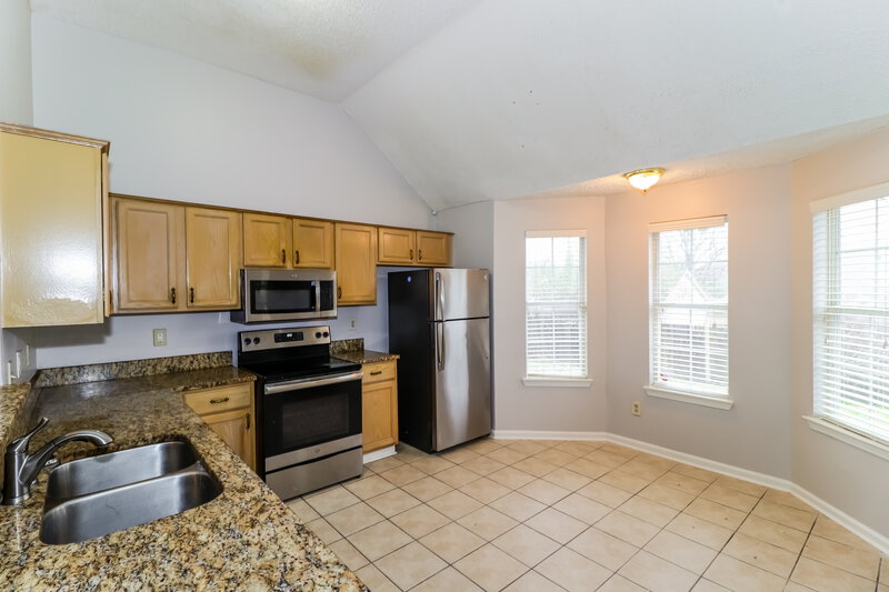 1,415/Mo, 4671 Lindawood Lane Memphis, TN 38128 Kitchen View