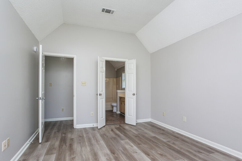 1,555/Mo, 4671 Lindawood Lane Memphis, TN 38128 Main Bedroom View 2