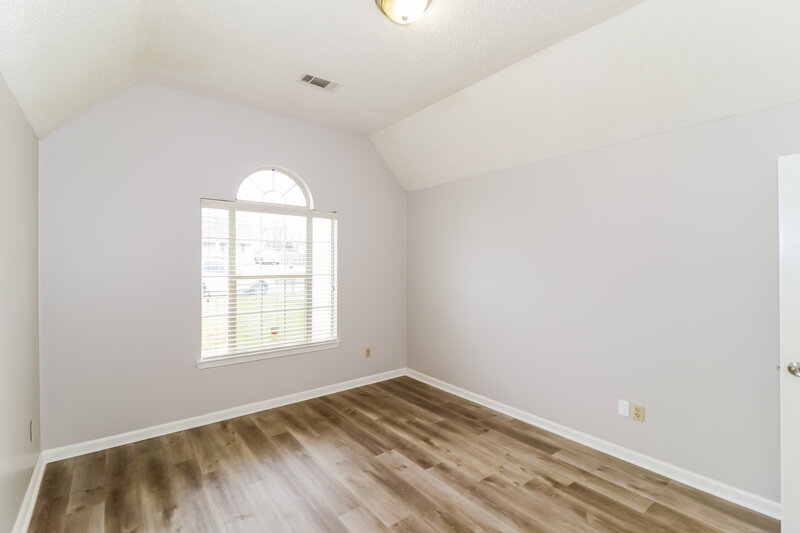 1,415/Mo, 4671 Lindawood Lane Memphis, TN 38128 Main Bedroom View 2