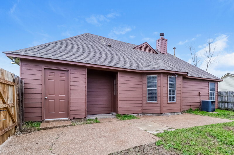 1,415/Mo, 4671 Lindawood Lane Memphis, TN 38128 Rear View