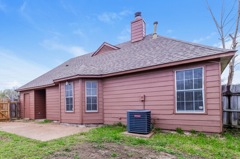 1,415/Mo, 4671 Lindawood Lane Memphis, TN 38128 Rear View 2