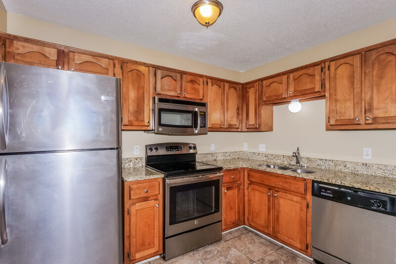 1,355/Mo, 4540 Longtree Ave Memphis, TN 38128 Kitchen View