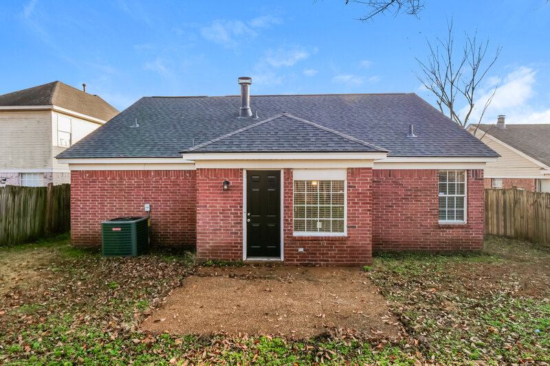 1,355/Mo, 4540 Longtree Ave Memphis, TN 38128 Rear View