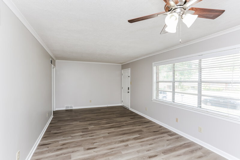 2,300/Mo, 3259 Powers Rd Memphis, TN 38128 Living Room View