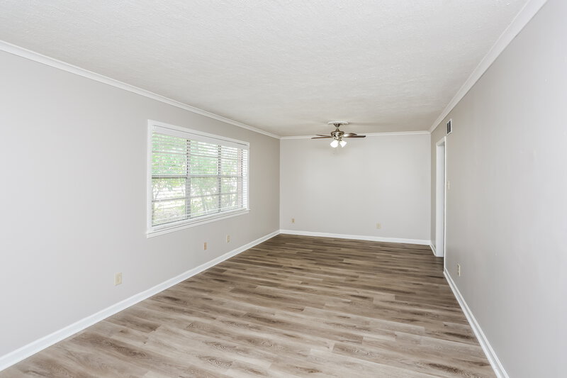 2,300/Mo, 3259 Powers Rd Memphis, TN 38128 Living Room View 2