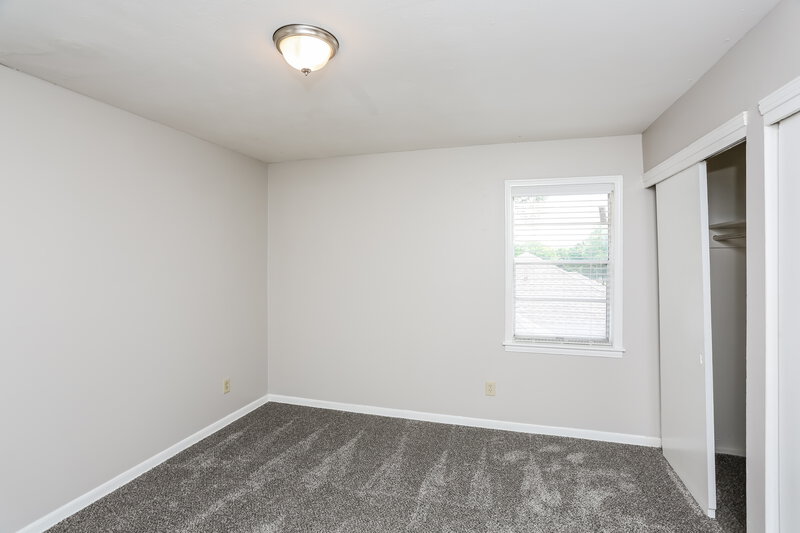 2,300/Mo, 3259 Powers Rd Memphis, TN 38128 Main Bedroom View