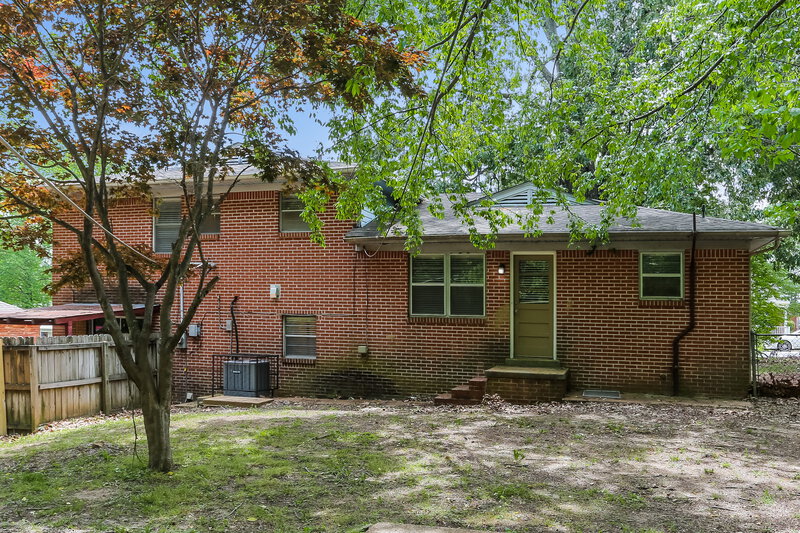 2,300/Mo, 3259 Powers Rd Memphis, TN 38128 Rear View