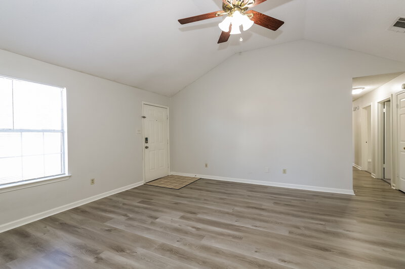 1,670/Mo, 2581 Arborgreen Cove Memphis, TN 38133 Living Room View 2