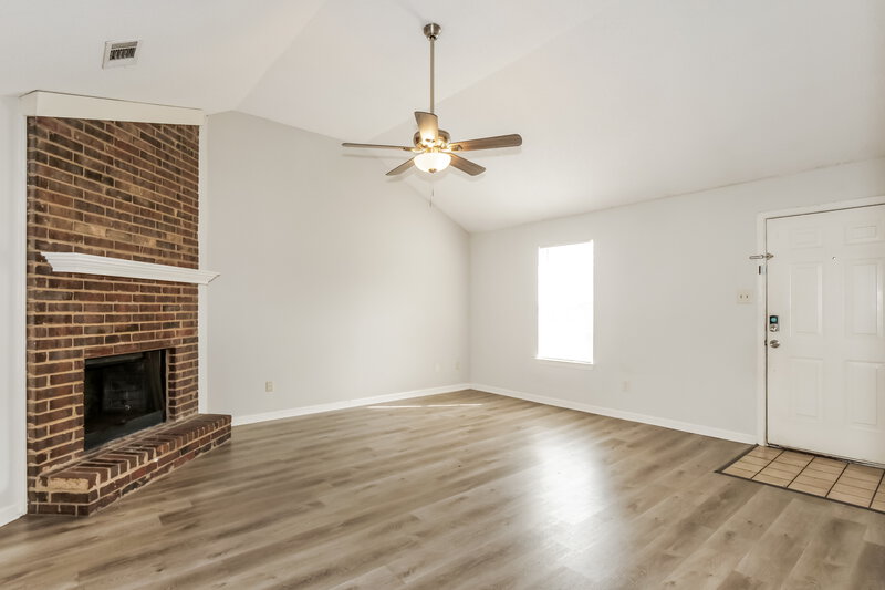 1,670/Mo, 2581 Arborgreen Cove Memphis, TN 38133 Living Room View