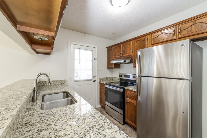 1,670/Mo, 2581 Arborgreen Cove Memphis, TN 38133 Kitchen View