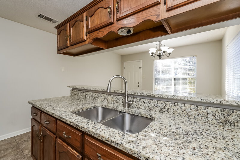 1,670/Mo, 2581 Arborgreen Cove Memphis, TN 38133 Kitchen View 2