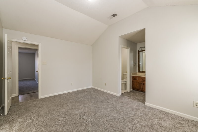 1,670/Mo, 2581 Arborgreen Cove Memphis, TN 38133 Main Bedroom View