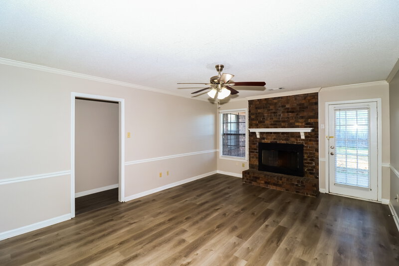 1,600/Mo, 2777 Kate Bond Rd Memphis, TN 38133 Living Room View 2