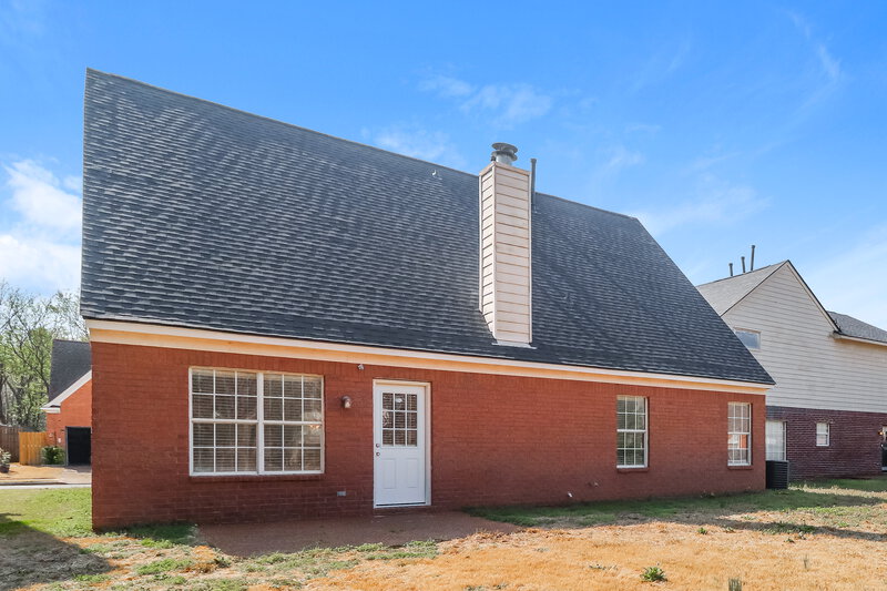 1,910/Mo, 7806 Wolf Hollow Dr Memphis, TN 38133 Rear View