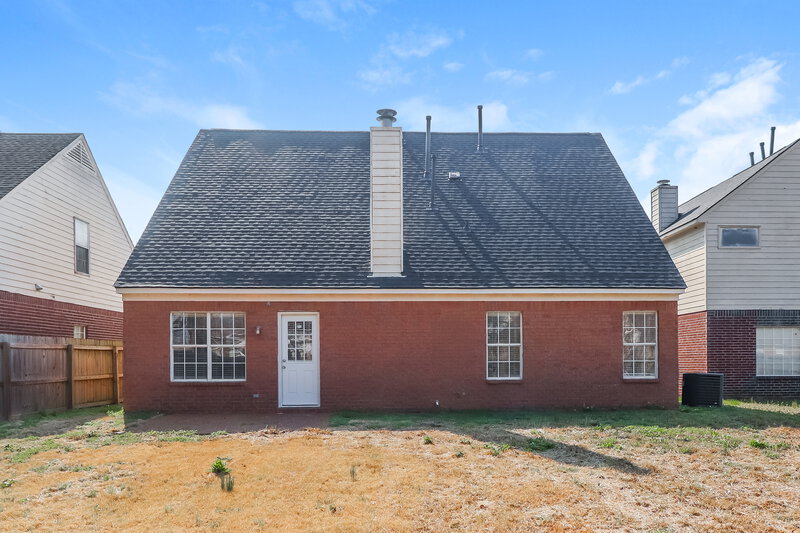 1,910/Mo, 7806 Wolf Hollow Dr Memphis, TN 38133 Rear View 2
