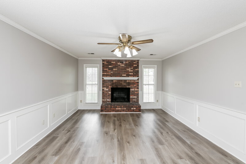 1,670/Mo, 2709 Rustic Dr Memphis, TN 38133 Living Room View 2