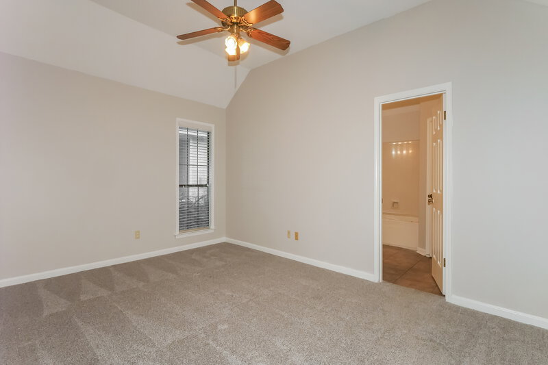 1,610/Mo, 2590 Laurelcrest Dr Memphis, TN 38133 Main Bedroom View